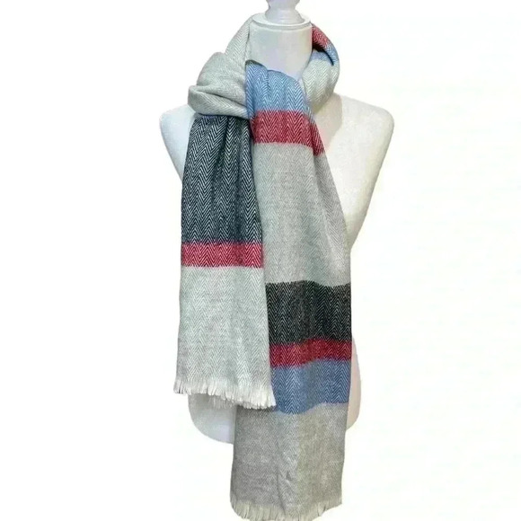 Isaac Mizrahi New York rectangular scarf/shawl in a multi colored stripe - Picture 1 of 6
